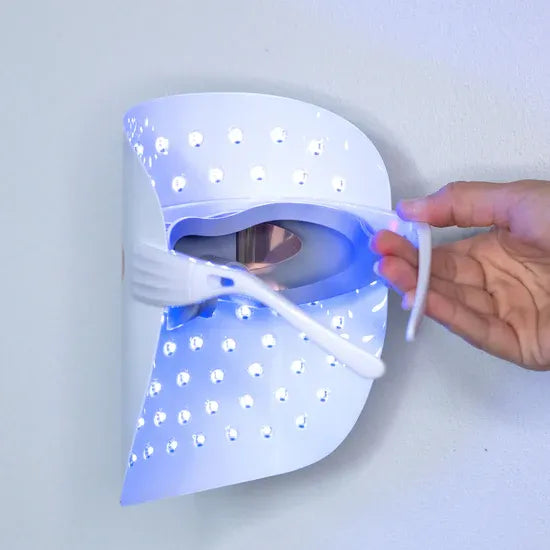 قناع الوجه بتقنية LED من Surt Store™